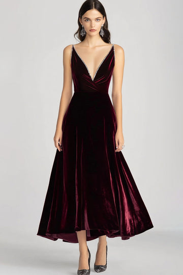 Robe formelle en velours à bretelles spaghetti bordeaux col en V